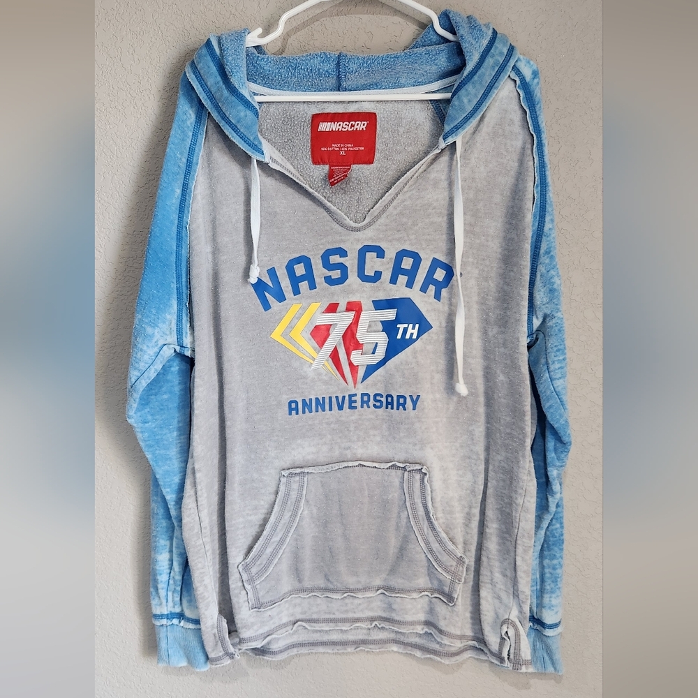 Nascar pullover